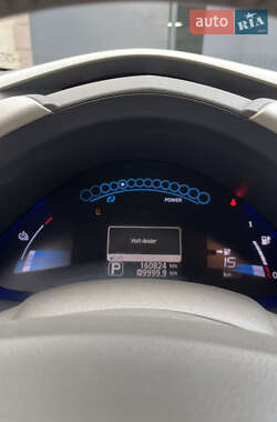 Хэтчбек Nissan Leaf 2012 в 