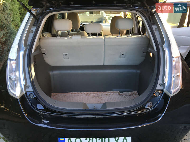 Хэтчбек Nissan Leaf 2012 в Ужгороде