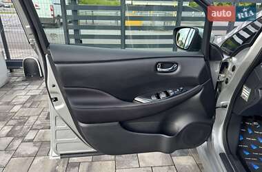 Хетчбек Nissan Leaf 2019 в 