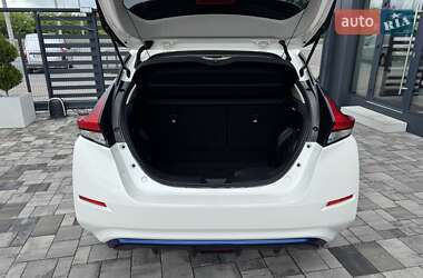 Хетчбек Nissan Leaf 2019 в 