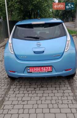 Хэтчбек Nissan Leaf 2013 в 
