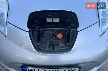 Хетчбек Nissan Leaf 2014 в 