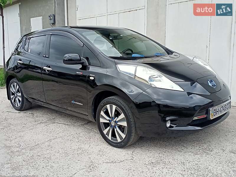Хэтчбек Nissan Leaf 2016 в Одессе