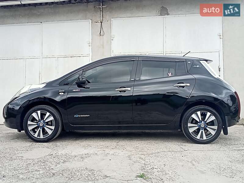 Хэтчбек Nissan Leaf 2016 в Одессе