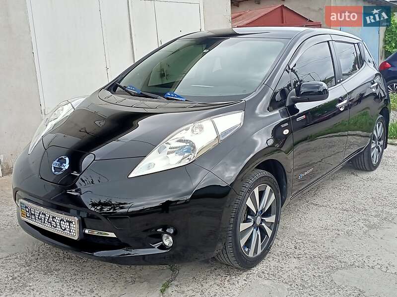 Хэтчбек Nissan Leaf 2016 в Одессе