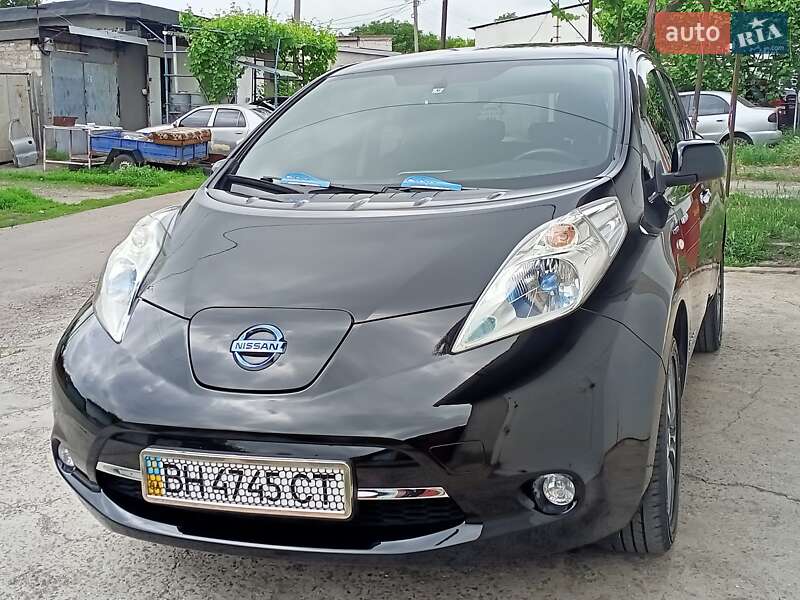 Хэтчбек Nissan Leaf 2016 в Одессе