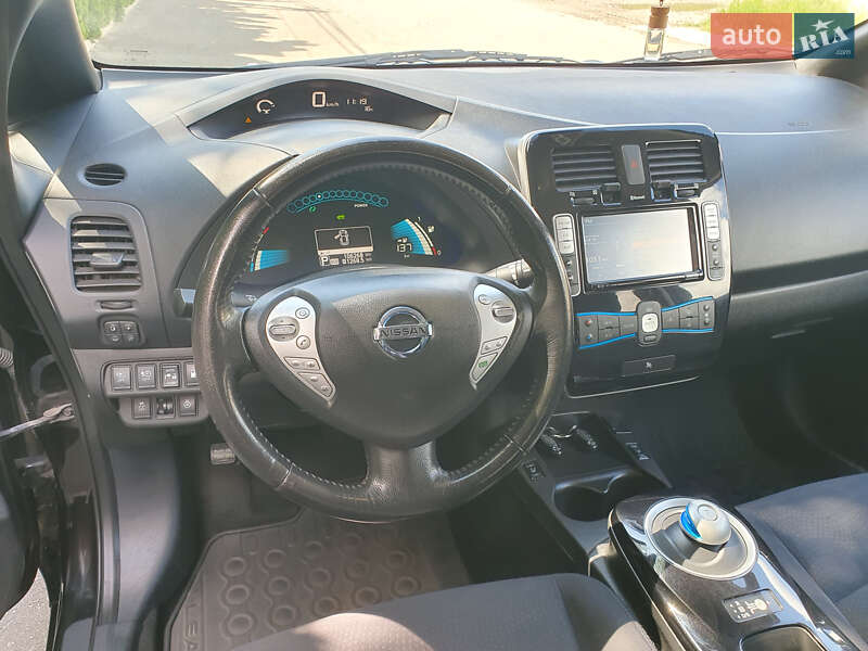 Хетчбек Nissan Leaf 2014 в Горі