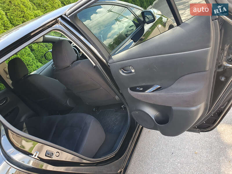 Хетчбек Nissan Leaf 2014 в Горі