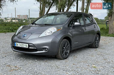 Хетчбек Nissan Leaf 2015 в Рівному