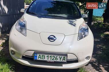 Хэтчбек Nissan Leaf 2012 в 