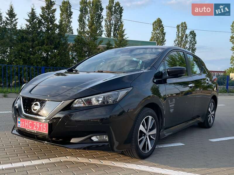 Хэтчбек Nissan Leaf 2021 в 