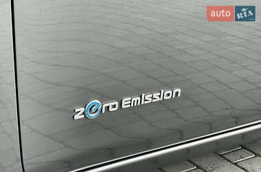 Хэтчбек Nissan Leaf 2014 в 