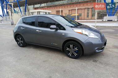 Хэтчбек Nissan Leaf 2014 в 
