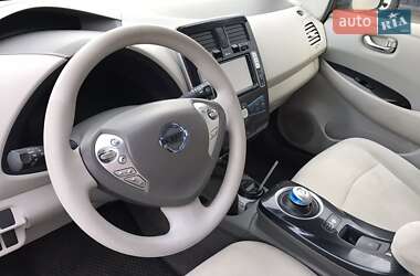 Хетчбек Nissan Leaf 2011 в 