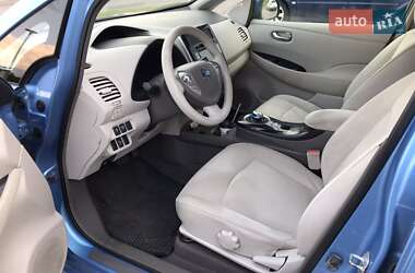 Хетчбек Nissan Leaf 2011 в 
