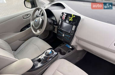 Хэтчбек Nissan Leaf 2012 в 