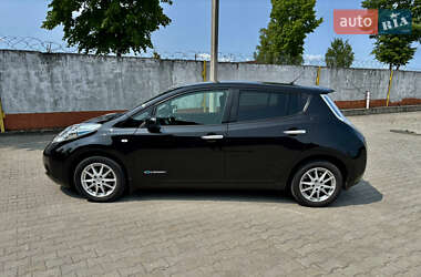 Хэтчбек Nissan Leaf 2015 в 