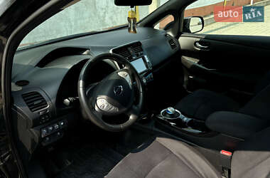 Хэтчбек Nissan Leaf 2015 в 