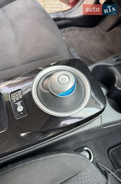 Хэтчбек Nissan Leaf 2015 в 