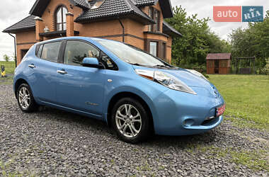 Хэтчбек Nissan Leaf 2012 в 