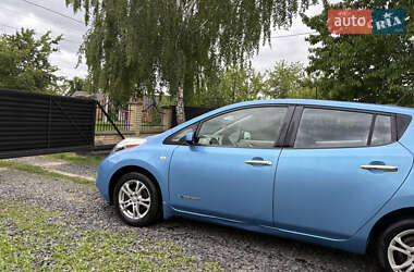 Хэтчбек Nissan Leaf 2012 в 