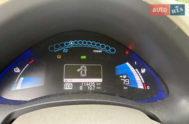Хэтчбек Nissan Leaf 2012 в 