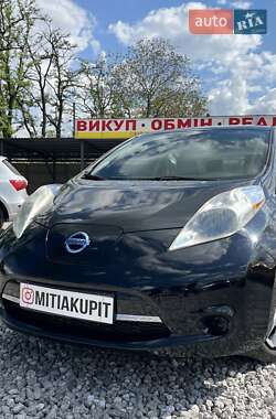 Хэтчбек Nissan Leaf 2013 в 