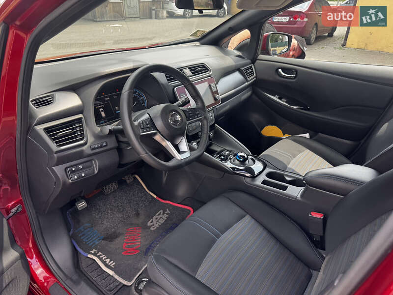 Хетчбек Nissan Leaf 2021 в Одесі