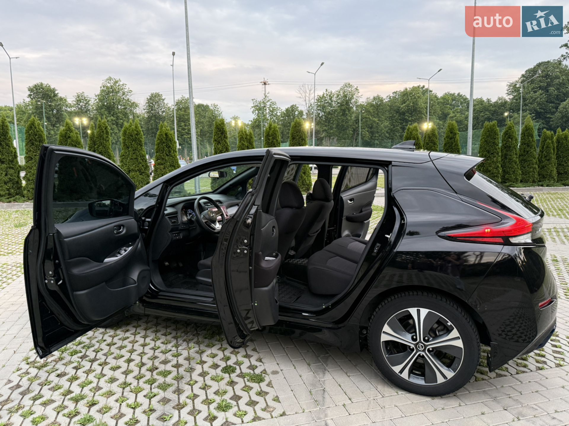 2020 Nissan Leaf - мініатюра 28