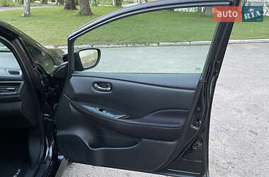 Хэтчбек Nissan Leaf 2018 в 