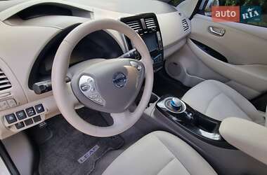 Хэтчбек Nissan Leaf 2015 в 