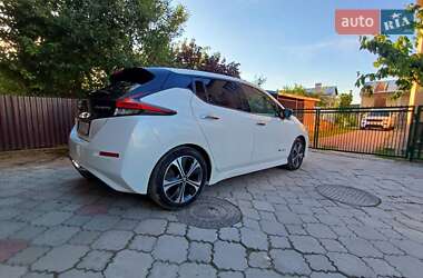 Хэтчбек Nissan Leaf 2018 в 