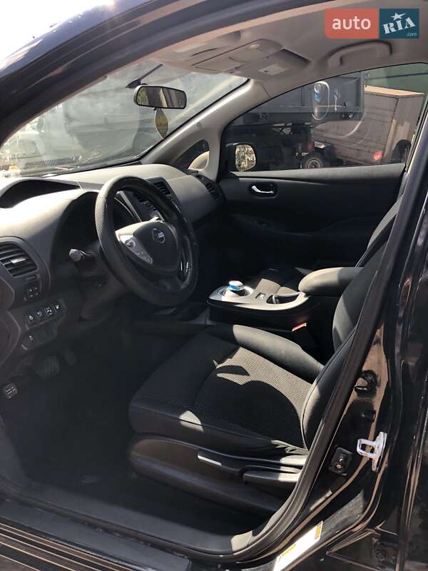 Хетчбек Nissan Leaf 2014 в Кропивницькому
