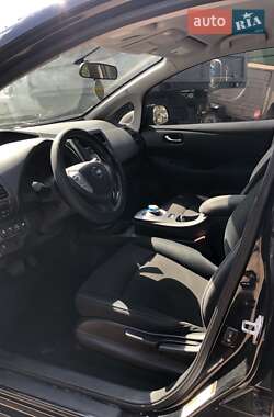 Хэтчбек Nissan Leaf 2014 в 