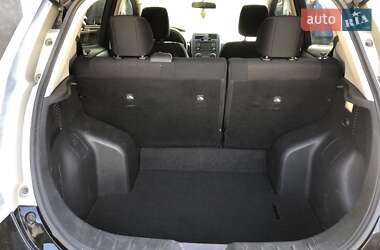 Хэтчбек Nissan Leaf 2014 в 