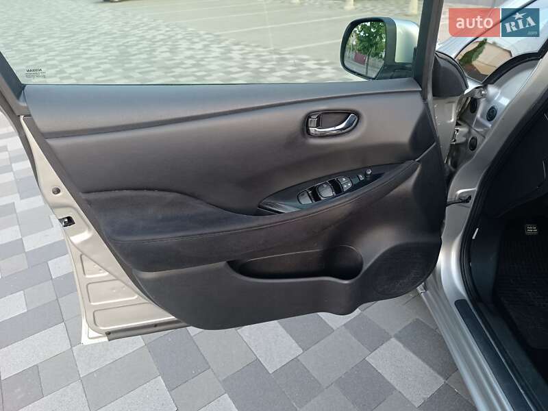 Хетчбек Nissan Leaf 2014 в Рівному