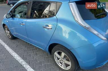 Хетчбек Nissan Leaf 2012 в 