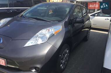 Хэтчбек Nissan Leaf 2013 в 