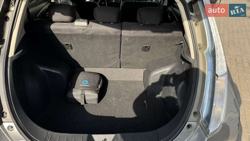 Хэтчбек Nissan Leaf 2015 в Ровно