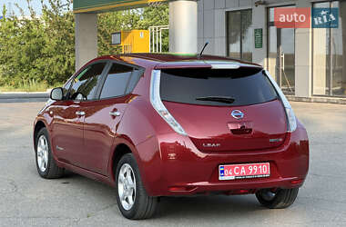 Хэтчбек Nissan Leaf 2014 в 