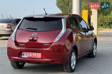Хэтчбек Nissan Leaf 2014 в 