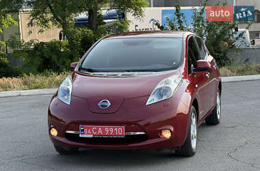 Хэтчбек Nissan Leaf 2014 в 