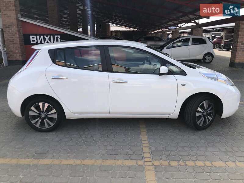 Хетчбек Nissan Leaf 2014 в Львові