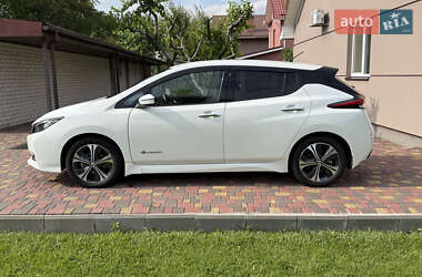 Хэтчбек Nissan Leaf 2018 в 