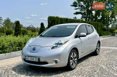 Хэтчбек Nissan Leaf 2015 в Днепре