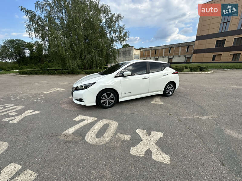 Хэтчбек Nissan Leaf 2018 в Лозовой