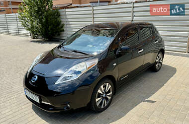 Хэтчбек Nissan Leaf 2014 в 