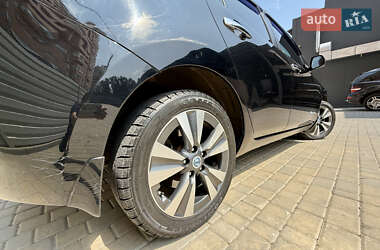 Хэтчбек Nissan Leaf 2014 в 