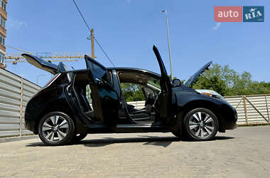 Хэтчбек Nissan Leaf 2014 в 