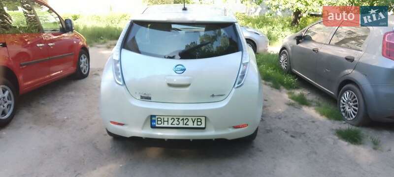 Хетчбек Nissan Leaf 2012 в Одесі